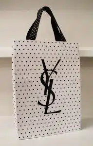 ドットがかわいいショップ袋