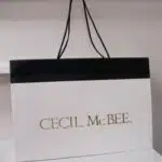 ラグジュアリーなショップ袋を読む