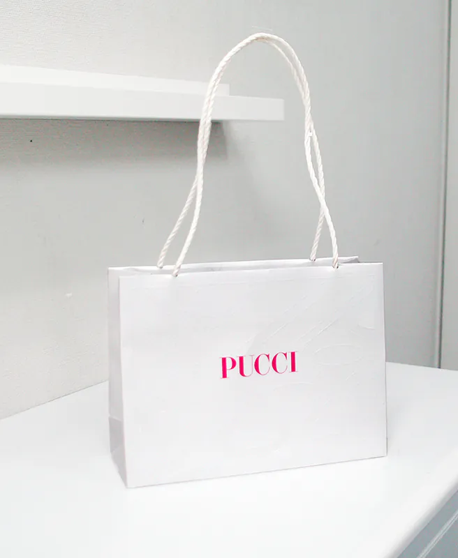 キュートでアートな紙袋