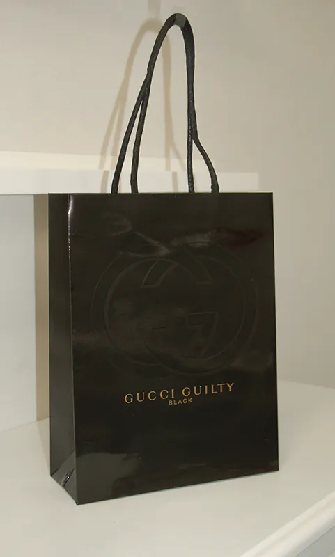 すごく高級仕様の真っ黒紙袋