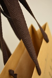 クラフト紙でもスタイリッシュな紙袋 | オリジナルパッケージのベリービー
