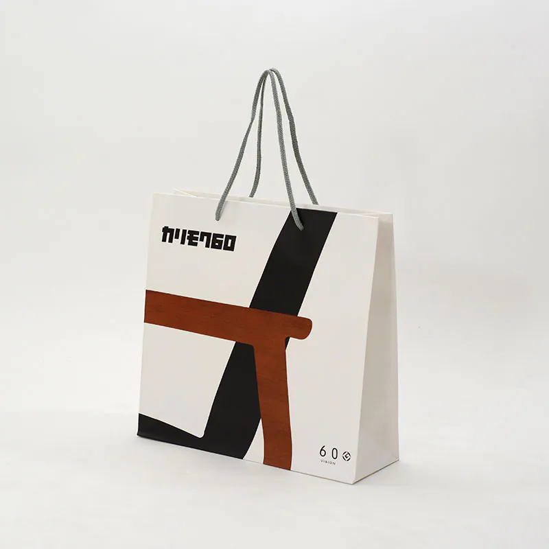 有名家具ブランドのグラフィカルな紙袋