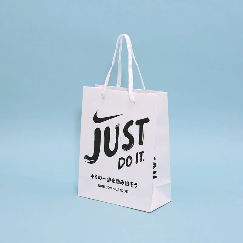 Sサイズ10枚NIKE ナイキ　紙袋　ショッピングバッグ　ショッパー新品 Sサイズ10枚NIKE ナイキ 紙袋 ショッピングバッグ ショッパー新品 お