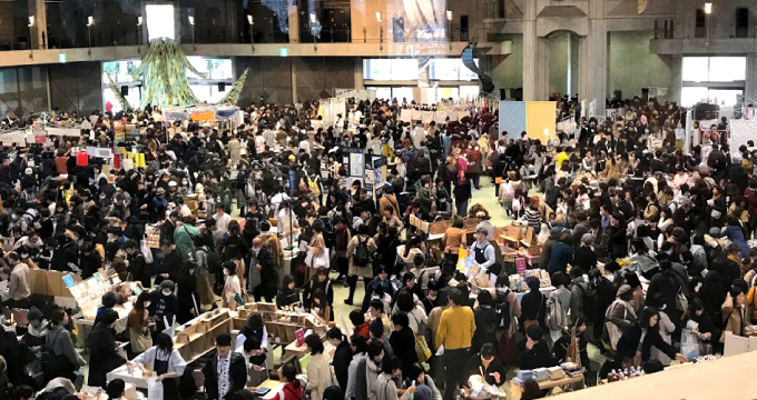 大盛況のイベント「紙博」