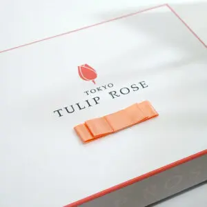リボン付きのお菓子箱