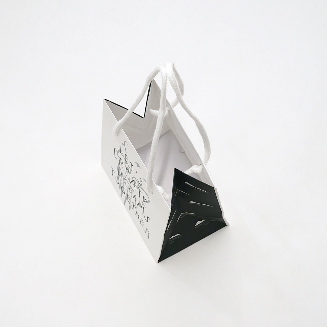 六甲山が思い浮かぶ紙袋3