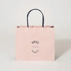 シンプルデザインの紙袋