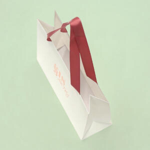 くすみピンクを使用した可愛らしい紙袋2