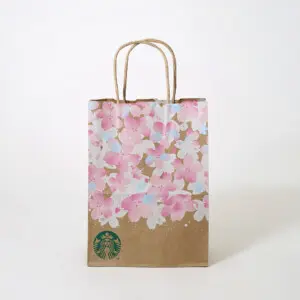 美しい桜のグラデーションをフルカラー印刷で表現した、超有名コーヒーショップのクラフト紙素材の2021年SAKURAシリーズ限定オリジナル紙袋