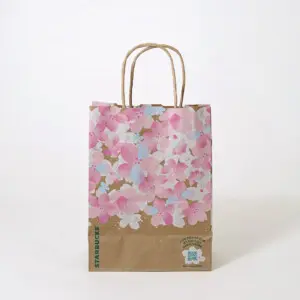 美しい桜のグラデーションをフルカラー印刷で表現した、超有名コーヒーショップのクラフト紙素材の2021年SAKURAシリーズ限定オリジナル紙袋