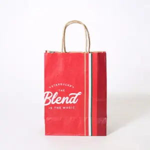 ストライプのデザインが印象的な、超有名コーヒーショップのクラフト紙素材のクリスマスホリデーシーズン限定オリジナル紙袋