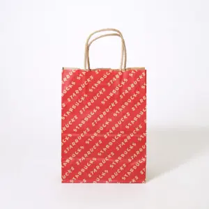 裏面にブランド名が斜めに細かく配置された、超有名コーヒーショップのクラフト紙素材のオリジナル紙袋