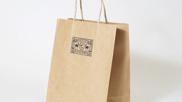 奈良で生まれた工芸品ブランドの古風で上品な紙袋を読む
