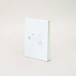 化粧品メーカーのホリデー限定パッケージ1