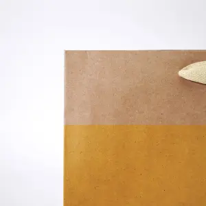 アパレル向けオリジナル紙袋のマチ部分の広さを示す画像