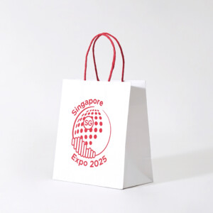 大阪・関西万博 シンガポールパビリオンの晒クラフト紙素材のサステナブルなオリジナル紙袋