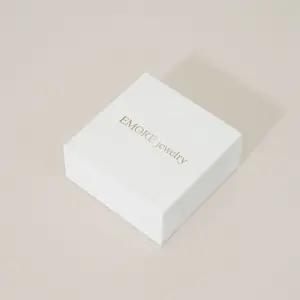 ゴールドの浮き出し箔が上品なパッケージ8