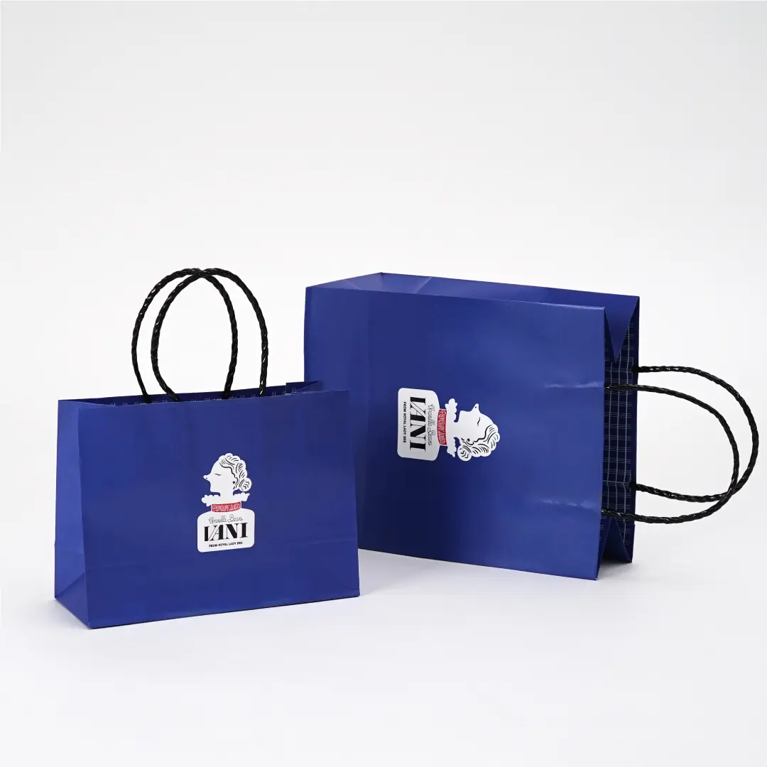 「香水」をコンセプトにした、バニラスイーツブランドのオシャレな紙袋