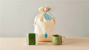 ブランドの世界観が美しく、SNSでも注目度が高い、人気コーヒーブランドのオリジナルコットン巾着