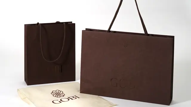 最高級カシミヤブランドの風格あるクラフト紙ショッパーを読む