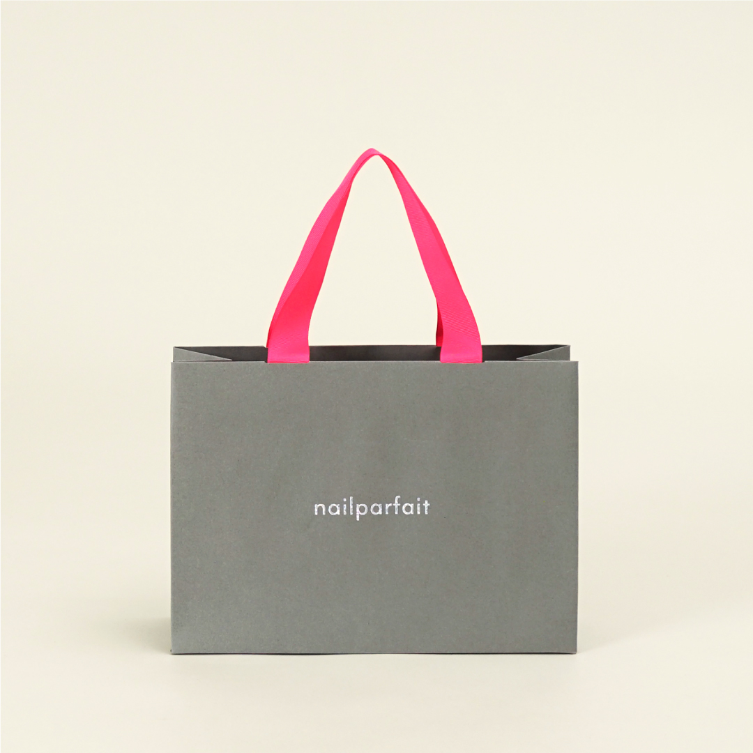 nailparfait 様の紙袋
