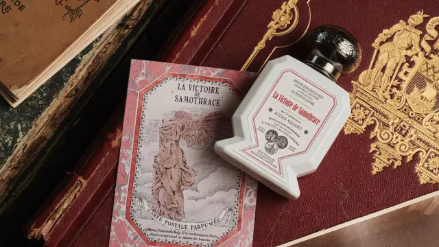 クラシカルなデザインにブランドの物語を凝縮。有名ブランドのオリジナルパッケージ