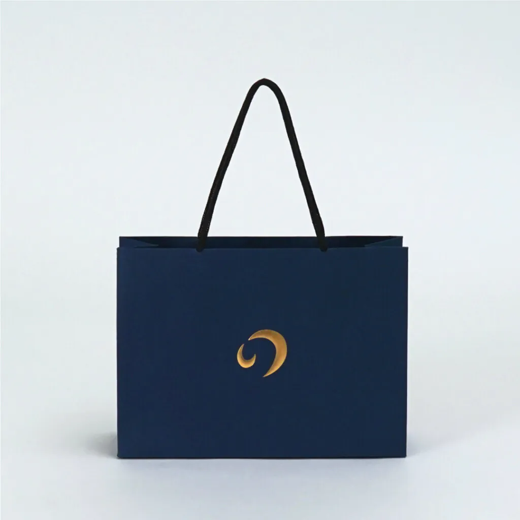 伝統的工芸品の品格を感じさせる紙袋1