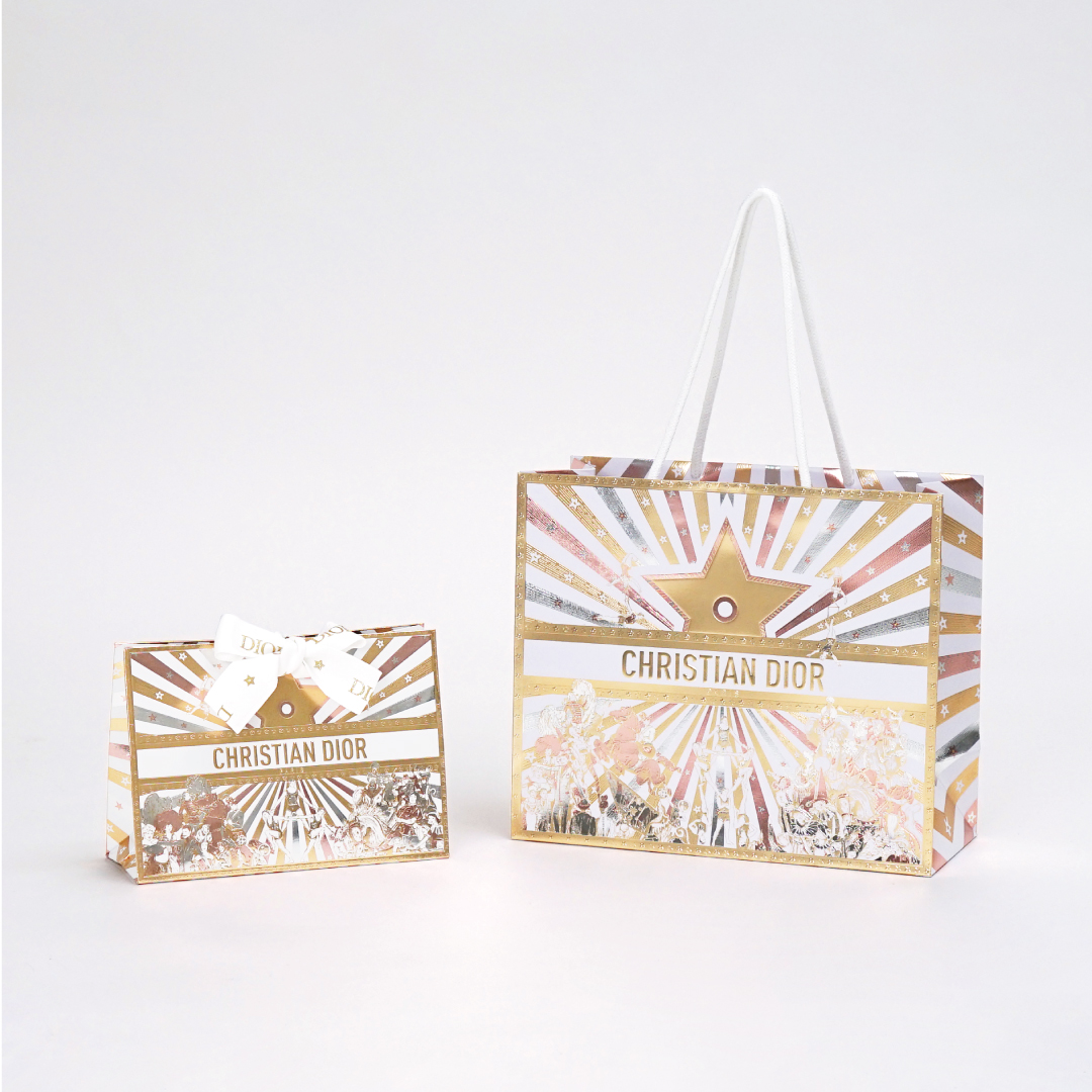 箔押しが煌めく！サーカスをテーマにしたホリデー限定紙袋
