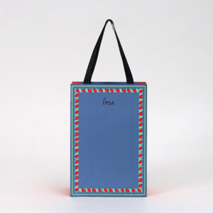 2025年ホリデー限定のコスメブランドとファッションブランドのコラボ紙袋