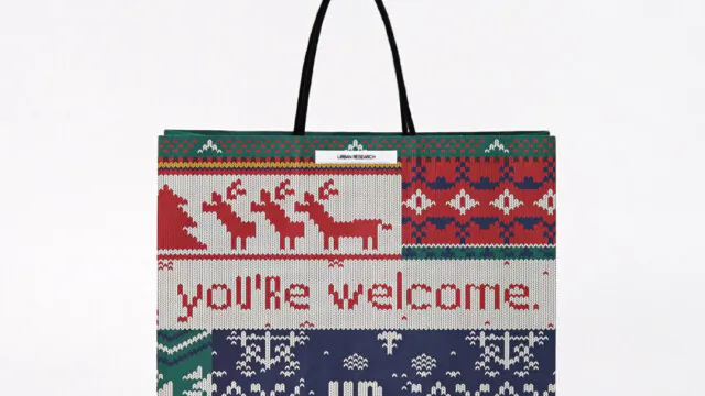 ホリデームード全開！ニット柄が可愛い限定ショッパーを読む