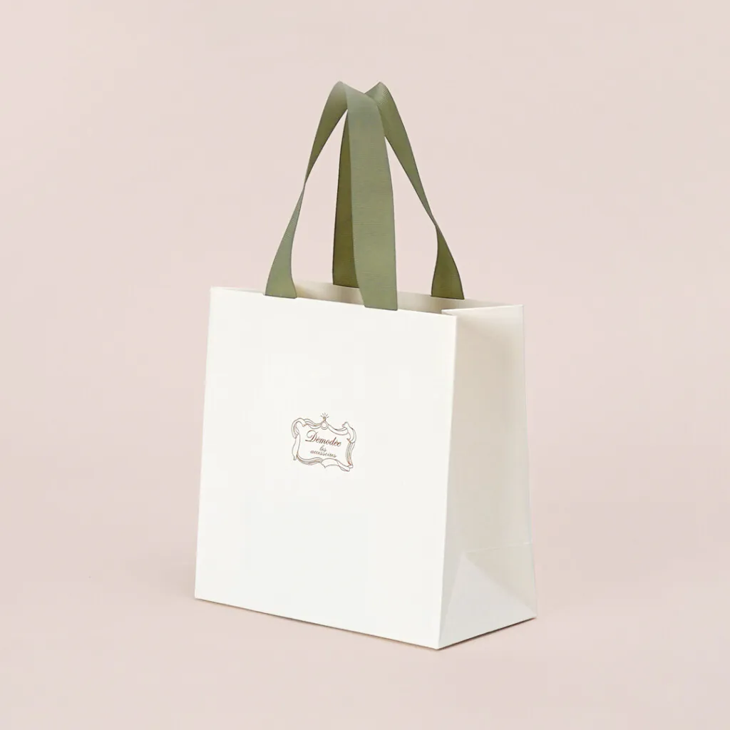 上品で落ち着きのある紙袋5