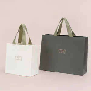 上品で落ち着きのある紙袋1